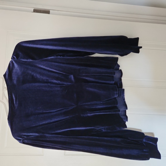 Top - Picture 2 of 4